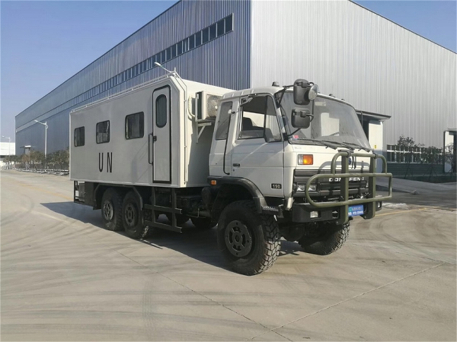 六驅(qū)越野8人宿營(yíng)車