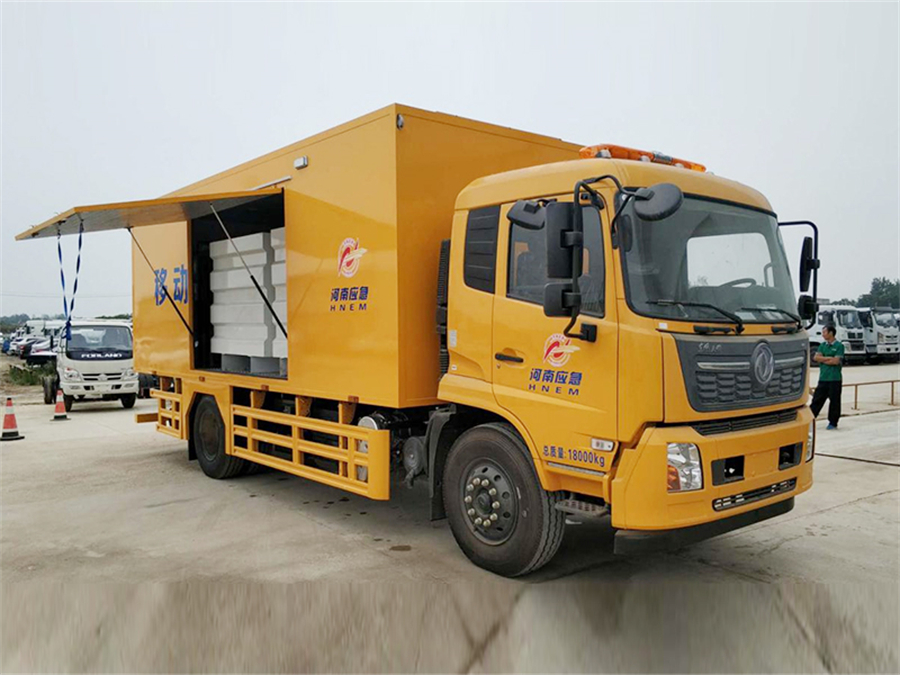 東風(fēng)天錦凈水車(chē)