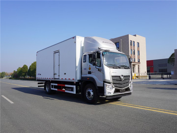 國(guó)六 福田歐馬可6.6米冷藏車