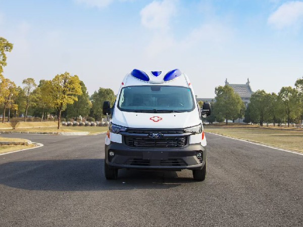 江鈴全順V362 救護(hù)車